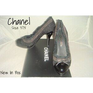 Chanel Black Tweedy Interlocking CC Logo Platform Pumps Size 37.5 New In Box